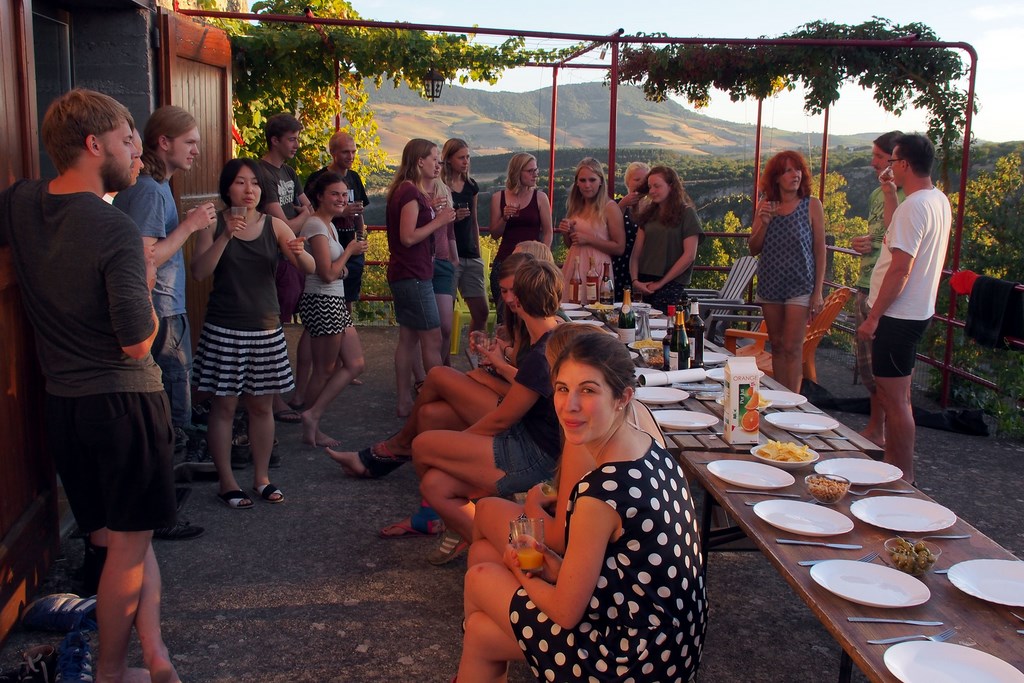 Essen auf der grossen Terrasse